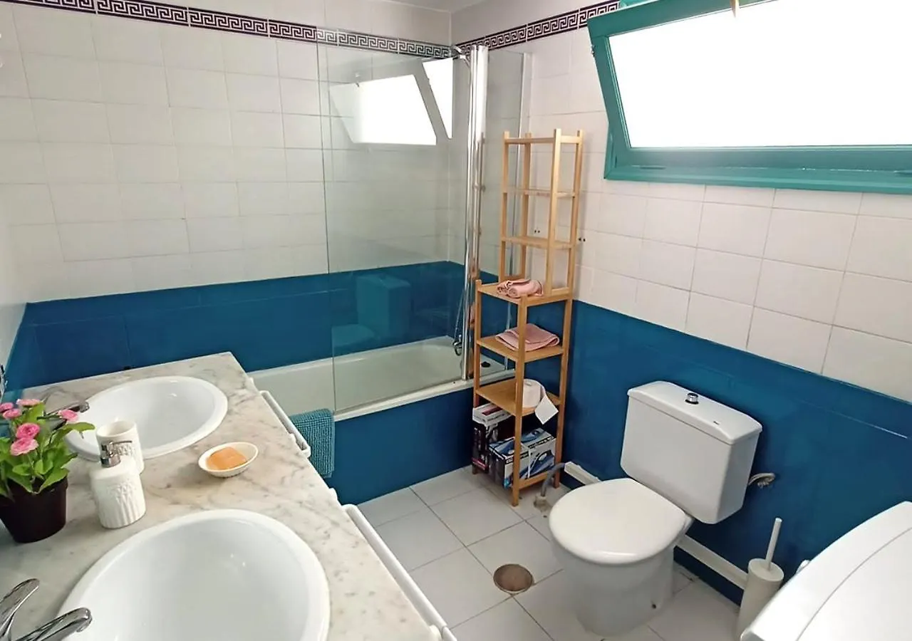 Calypso, Apartamento Completo Con Vistas Al Mar Y A La Piscina En Costa Teguise