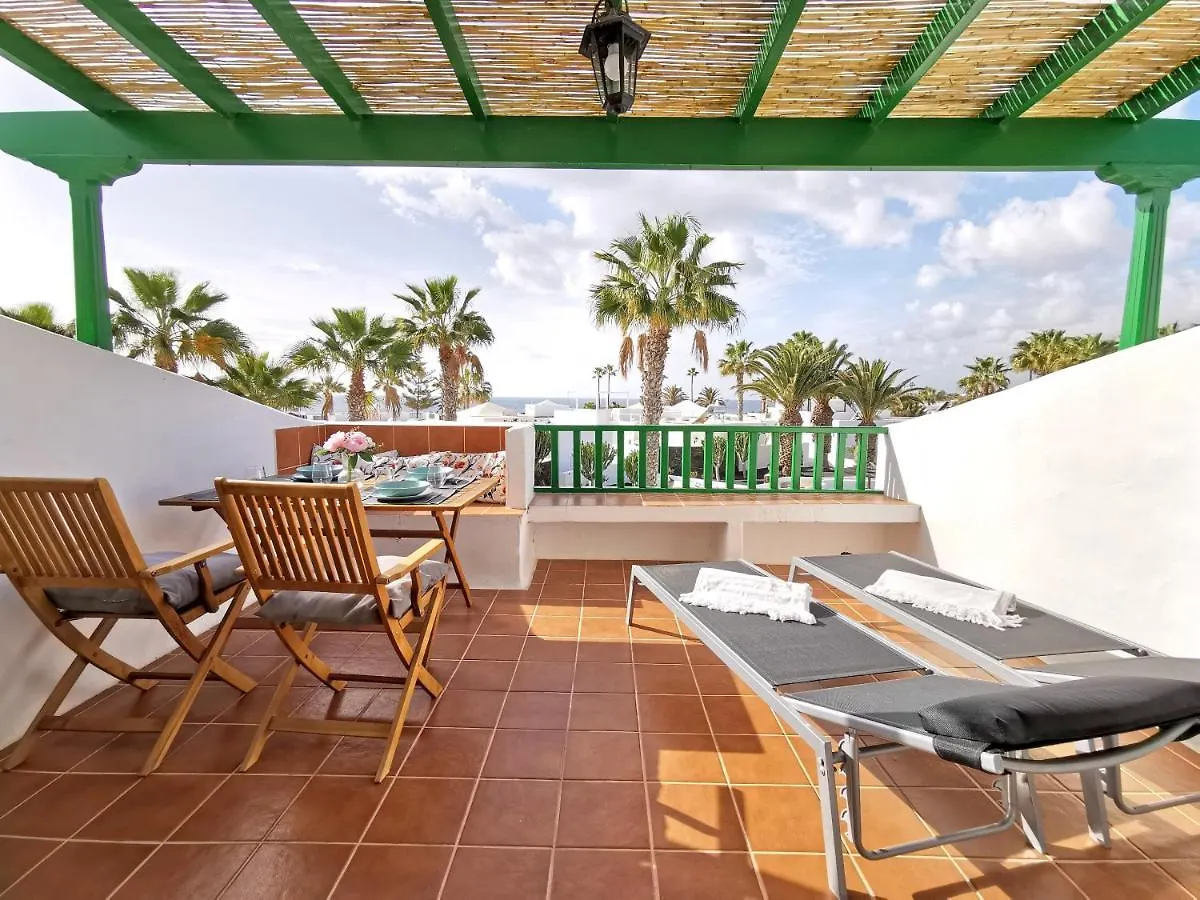 Calypso, Apartamento Completo Con Vistas Al Mar Y A La Piscina En Costa Teguise Apartment