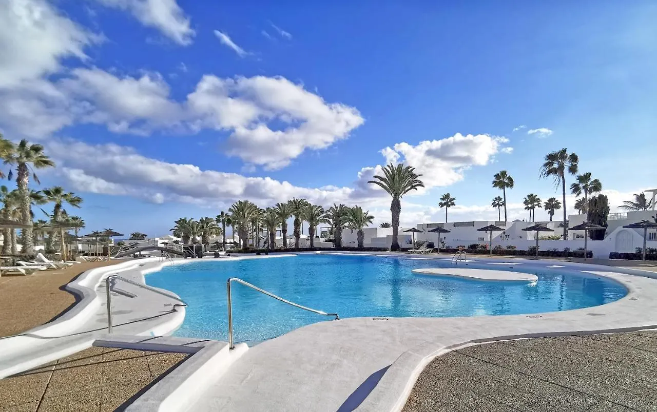Calypso, Apartamento Completo Con Vistas Al Mar Y A La Piscina En Costa Teguise