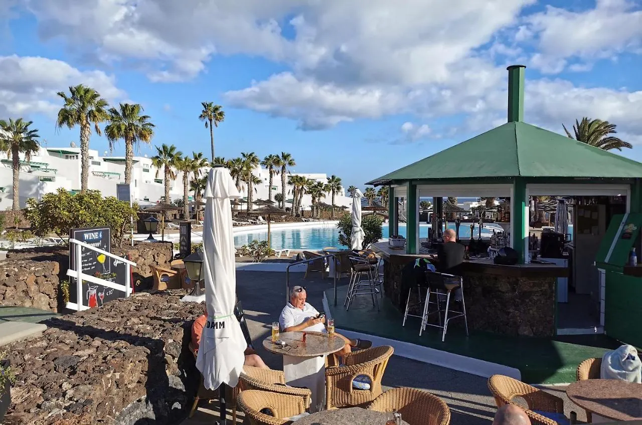 Apartment Calypso, Apartamento Completo Con Vistas Al Mar Y A La Piscina En Costa Teguise