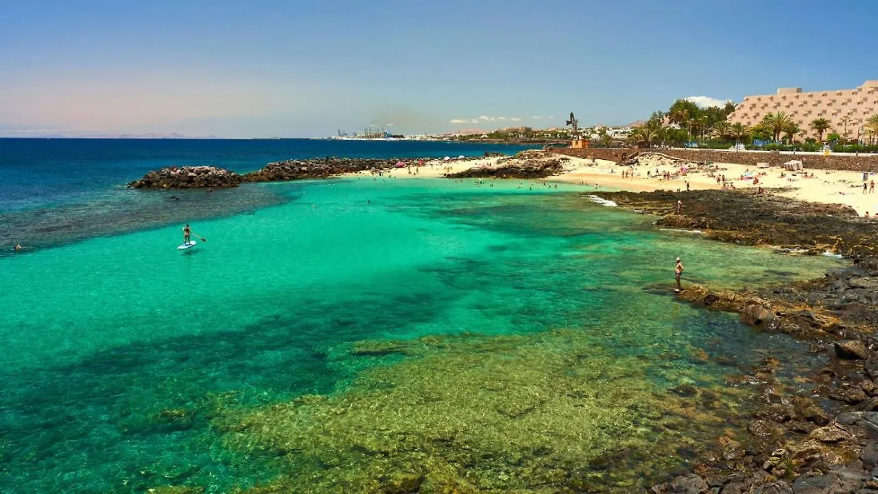 Calypso, Apartamento Completo Con Vistas Al Mar Y A La Piscina En Costa Teguise